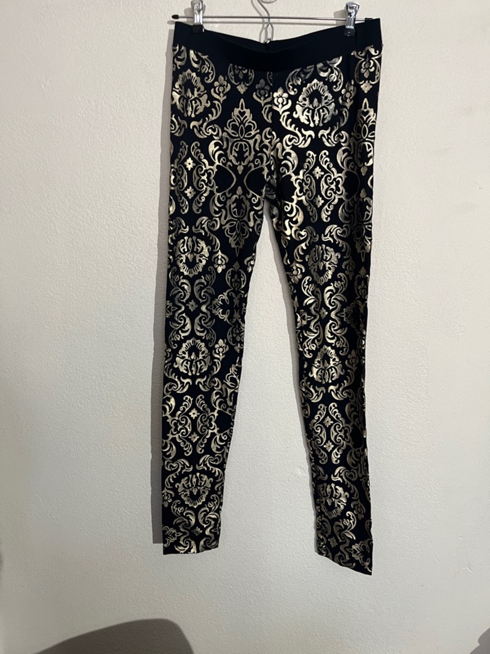 Black & Gold Patterned Leggings